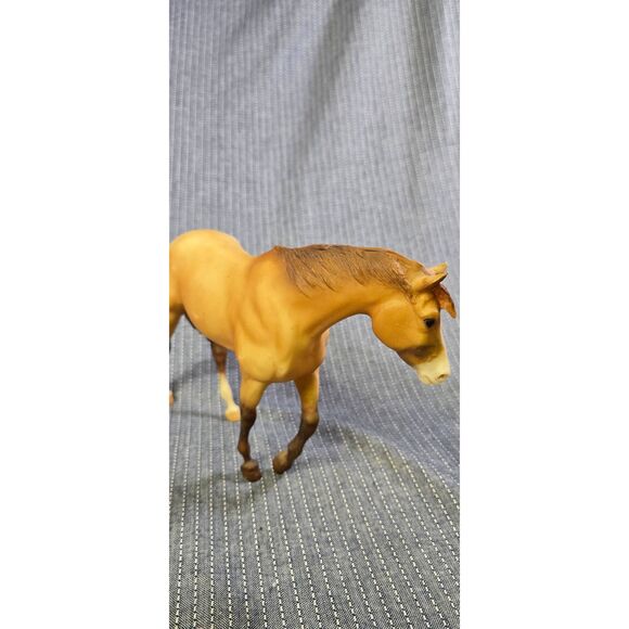 Breyer Sundance Dun Indian Pony - Picture 4 of 9